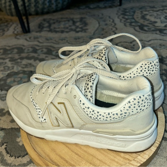 New Balance Cream and Gold Women's Sneakers - Picture 7 of 7